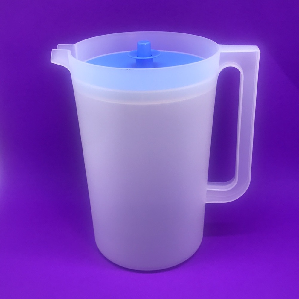 Tupperware Jumbo Jug 4 Liter White & Blue